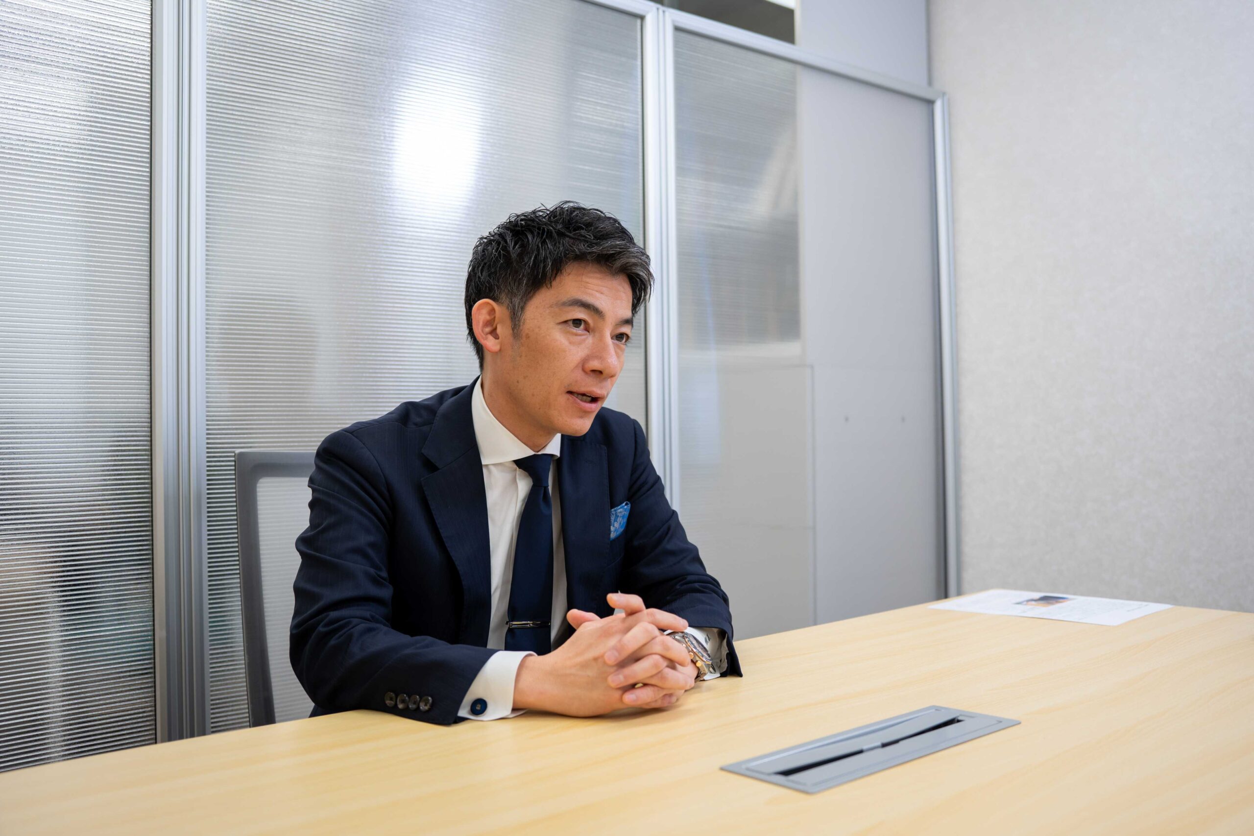 インタビュー記事の写真